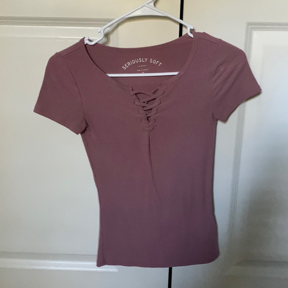 american eagle top. fits super cute just too small for me